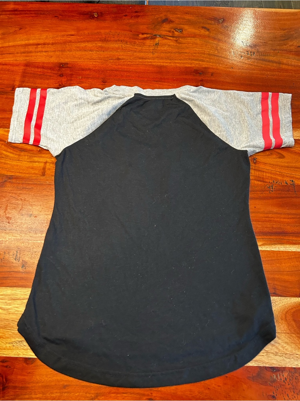 Toronto Raptors Raglan Tee - Black, Gray & Red - Picture 3 of 3